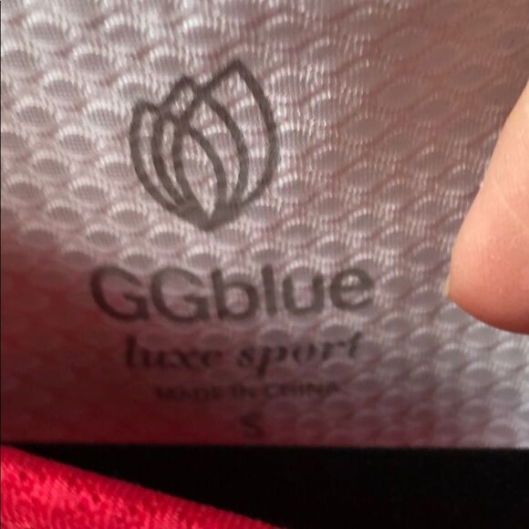 🍭*6/$30* GG Blue Athletic Top- Small - Picture 2 of 6